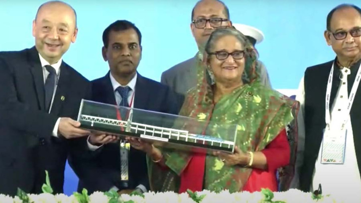 পদ্মা সেতুতে ট্রেন চলাচল উদ্বোধন করলেন প্রধানমন্ত্রী