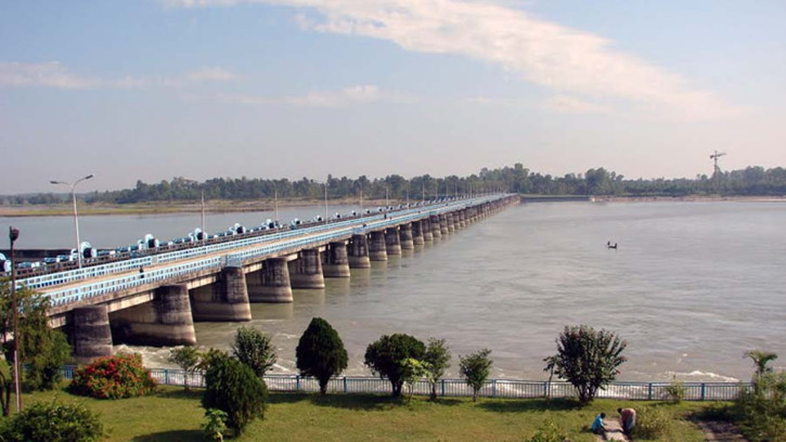 তিস্তার পানি বিপৎসীমার ওপরে, বন্যা সতর্কতা জারি